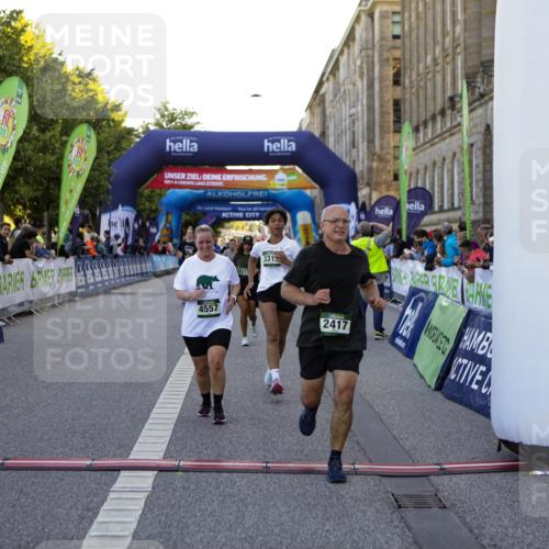 01.09.2024 - BARMER Alsterlauf Kathrin Stürmer Photography http://msf.ph/oto/6971401 01.09.2024 10:10:56 Ziel 2025, 2178, 2277, 2326, 2803, 3157, 3210, 3221, 3222, 3250, 3300, 3925, 3926, 4983, 8357, 2355, 2417, 2877, 2950, 3311, 3315, 3748, 4557, 8010, 8352 meine-sportfotos.de