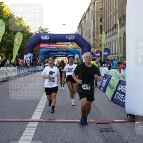 01.09.2024 - BARMER Alsterlauf Kathrin Stürmer Photography http://msf.ph/oto/6971402 01.09.2024 10:10:56 Ziel 2025, 2178, 2277, 2326, 2803, 3157, 3210, 3221, 3222, 3250, 3300, 3925, 3926, 4983, 8357, 2355, 2417, 2877, 2950, 3311, 3315, 3748, 4557, 8010, 8352 meine-sportfotos.de
