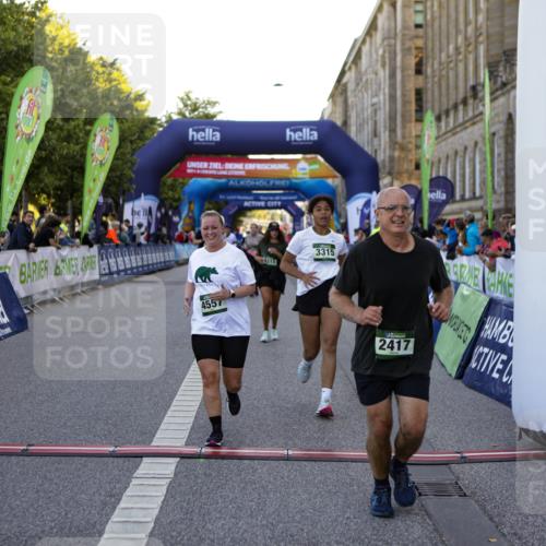 01.09.2024 - BARMER Alsterlauf Kathrin Stürmer Photography http://msf.ph/oto/6971404 01.09.2024 10:10:56 Ziel 2025, 2178, 2277, 2326, 2803, 3157, 3210, 3221, 3222, 3250, 3300, 3925, 3926, 4983, 8357, 2355, 2417, 2877, 2950, 3311, 3315, 3748, 4557, 8010, 8352 meine-sportfotos.de