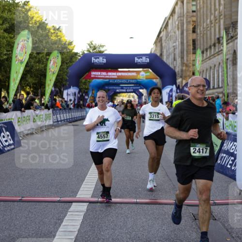 01.09.2024 - BARMER Alsterlauf Kathrin Stürmer Photography http://msf.ph/oto/6971405 01.09.2024 10:10:57 Ziel 2025, 2178, 2277, 2326, 2803, 3157, 3210, 3221, 3222, 3250, 3300, 3925, 3926, 4983, 8357, 2355, 2417, 2877, 2950, 3311, 3315, 4557, 4904, 8352 meine-sportfotos.de
