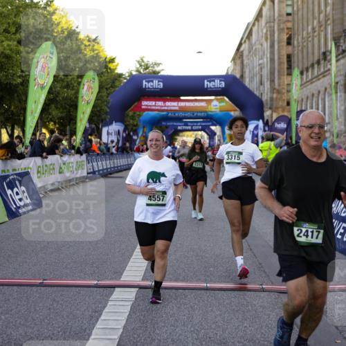 01.09.2024 - BARMER Alsterlauf Kathrin Stürmer Photography http://msf.ph/oto/6971406 01.09.2024 10:10:57 Ziel 2025, 2178, 2277, 2326, 2803, 3157, 3210, 3221, 3222, 3250, 3300, 3925, 3926, 4983, 8357, 2355, 2417, 2877, 2950, 3311, 3315, 4557, 4904, 8352 meine-sportfotos.de