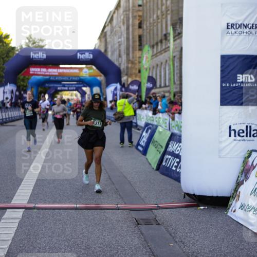 01.09.2024 - BARMER Alsterlauf Kathrin Stürmer Photography http://msf.ph/oto/6971407 01.09.2024 10:10:59 Ziel 2025, 2178, 2277, 2326, 2803, 3157, 3210, 3221, 3222, 3250, 3300, 3925, 3926, 4983, 8357, 2417, 2877, 2908, 2909, 3311, 3315, 4557, 4737, 4904, 4984, 8222, 8352 meine-sportfotos.de