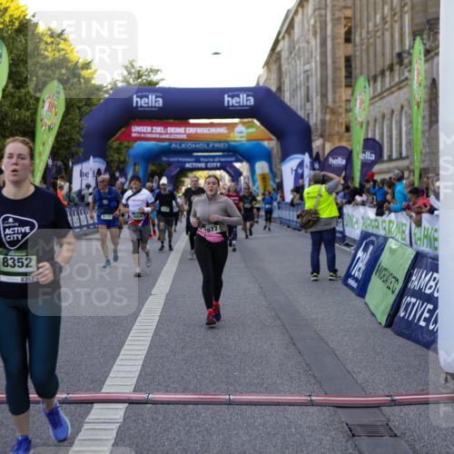 01.09.2024 - BARMER Alsterlauf Kathrin Stürmer Photography http://msf.ph/oto/6971413 01.09.2024 10:11:02 Ziel 2178, 2277, 2326, 2803, 3157, 3210, 3221, 3222, 3250, 3300, 3925, 3926, 4983, 8357, 2159, 2417, 2503, 2877, 2908, 2909, 3311, 3315, 3815, 4557, 4737, 4904, 4984, 8222, 8352 meine-sportfotos.de