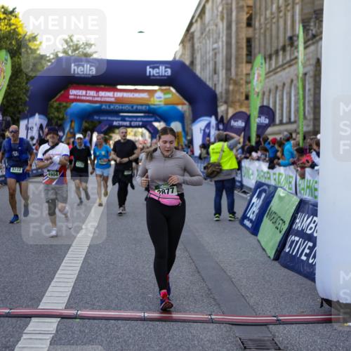 01.09.2024 - BARMER Alsterlauf Kathrin Stürmer Photography http://msf.ph/oto/6971417 01.09.2024 10:11:03 Ziel 2178, 2277, 2326, 2803, 3210, 3221, 3222, 3300, 3925, 3926, 8357, 2159, 2503, 2766, 2877, 2908, 2909, 3311, 3315, 3586, 3815, 4557, 4737, 4904, 4984, 8222, 8352 meine-sportfotos.de