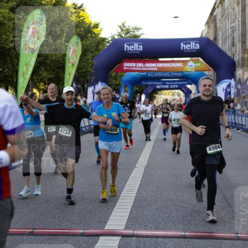 01.09.2024 - BARMER Alsterlauf Kathrin Stürmer Photography http://msf.ph/oto/6971420 01.09.2024 10:11:07 Ziel 2178, 2326, 2803, 3210, 3221, 3222, 3300, 3925, 2057, 2159, 2503, 2766, 2877, 2908, 2909, 2912, 3053, 3070, 3586, 3673, 3815, 4302, 4405, 4737, 4904, 4984, 5135, 8033, 8222, 8352, 8371 meine-sportfotos.de
