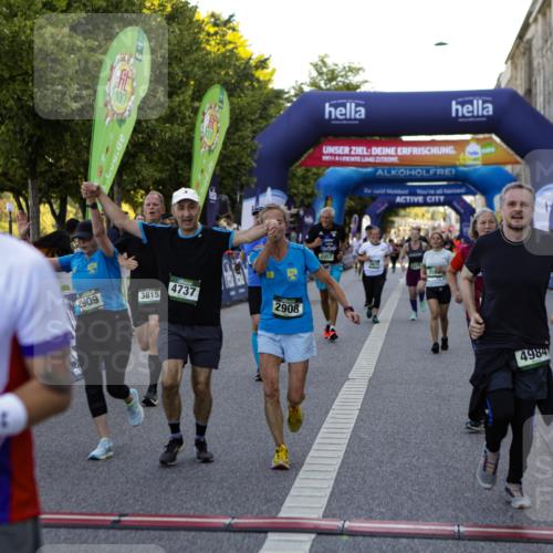 01.09.2024 - BARMER Alsterlauf Kathrin Stürmer Photography http://msf.ph/oto/6971421 01.09.2024 10:11:07 Ziel 2178, 2326, 2803, 3210, 3221, 3222, 3300, 3925, 2057, 2159, 2503, 2766, 2877, 2908, 2909, 2912, 3053, 3070, 3586, 3673, 3815, 4302, 4405, 4737, 4904, 4984, 5135, 8033, 8222, 8352, 8371 meine-sportfotos.de