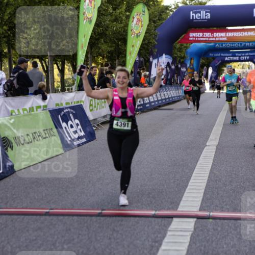 01.09.2024 - BARMER Alsterlauf Kathrin Stürmer Photography http://msf.ph/oto/6971437 01.09.2024 10:11:29 Ziel 2247, 3261, 3395, 3902, 3914, 4385, 4632, 4651, 4743, 5036, 2661, 2662, 3288, 3324, 3555, 3688, 4130, 4286, 4391, 4944, 8032, 8101 meine-sportfotos.de