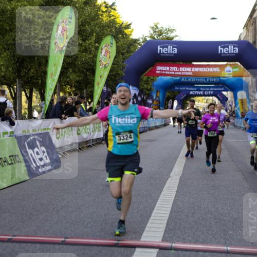 01.09.2024 - BARMER Alsterlauf Kathrin Stürmer Photography http://msf.ph/oto/6971446 01.09.2024 10:11:33 Ziel 2072, 2073, 2247, 3261, 3395, 3902, 3914, 4385, 4632, 4651, 4743, 4927, 4928, 5036, 2647, 2661, 2662, 3324, 3555, 3688, 4130, 4286, 4391, 4443, 4944 meine-sportfotos.de