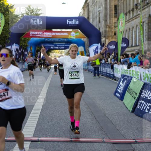 01.09.2024 - BARMER Alsterlauf Kathrin Stürmer Photography http://msf.ph/oto/6971448 01.09.2024 10:11:39 Ziel 2072, 2073, 2811, 3261, 3395, 3546, 3547, 3902, 3914, 4239, 4632, 4651, 4927, 4928, 5036, 8089, 2398, 2647, 2661, 2662, 3324, 3529, 3555, 3688, 4130, 4286, 4338, 4443, 5162 meine-sportfotos.de