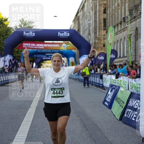 01.09.2024 - BARMER Alsterlauf Kathrin Stürmer Photography http://msf.ph/oto/6971452 01.09.2024 10:11:40 Ziel 2072, 2073, 2811, 3261, 3395, 3546, 3547, 4239, 4632, 4651, 4927, 4928, 5036, 8089, 2398, 2647, 2661, 2662, 3527, 3529, 3555, 3688, 4130, 4286, 4338, 4443, 5162 meine-sportfotos.de