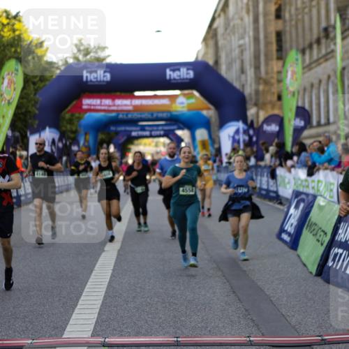 01.09.2024 - BARMER Alsterlauf Kathrin Stürmer Photography http://msf.ph/oto/6971457 01.09.2024 10:11:53 Ziel 2376, 2635, 2645, 2811, 3408, 3546, 3547, 3840, 4239, 4456, 5032, 8089, 8320, 2176, 2197, 2715, 3316, 3527, 3528, 3529, 3530, 3955, 4338, 4428, 4558, 4608, 4609, 4687, 4813, 4936, 5144, 8149 meine-sportfotos.de
