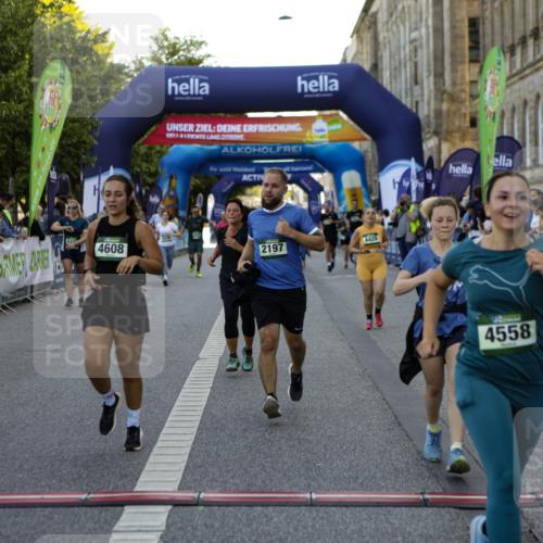 01.09.2024 - BARMER Alsterlauf Kathrin Stürmer Photography http://msf.ph/oto/6971458 01.09.2024 10:11:54 Ziel 2376, 2635, 2645, 2800, 2811, 3408, 3546, 3547, 3840, 4239, 4456, 5032, 8089, 8320, 2176, 2197, 2715, 3223, 3316, 3367, 3527, 3528, 3529, 3530, 3955, 4428, 4558, 4608, 4609, 4687, 4813, 4936, 5144, 8149 meine-sportfotos.de