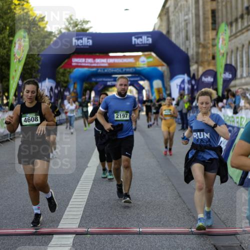 01.09.2024 - BARMER Alsterlauf Kathrin Stürmer Photography http://msf.ph/oto/6971460 01.09.2024 10:11:55 Ziel 2376, 2635, 2645, 2799, 2800, 2811, 3408, 3546, 3547, 3840, 4239, 4456, 5032, 8089, 8320, 2176, 2197, 2715, 3223, 3316, 3367, 3527, 3528, 3530, 3955, 4428, 4558, 4608, 4609, 4687, 4813, 4936, 5144, 8149 meine-sportfotos.de