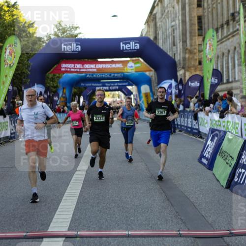 01.09.2024 - BARMER Alsterlauf Kathrin Stürmer Photography http://msf.ph/oto/6971461 01.09.2024 10:12:01 Ziel 2376, 2635, 2645, 2799, 2800, 3408, 3840, 4456, 5032, 8320, 2197, 2206, 2244, 2674, 2689, 3223, 3323, 3367, 3528, 3687, 4171, 4428, 4608, 4687, 4813, 4926, 4936, 5144, 8149 meine-sportfotos.de