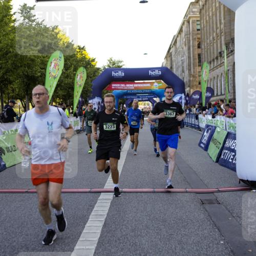 01.09.2024 - BARMER Alsterlauf Kathrin Stürmer Photography http://msf.ph/oto/6971463 01.09.2024 10:12:03 Ziel 2376, 2635, 2645, 2799, 2800, 3408, 3840, 4456, 5032, 8320, 2206, 2244, 2674, 2689, 3223, 3323, 3367, 3687, 4052, 4171, 4428, 4687, 4926, 4936, 5144 meine-sportfotos.de