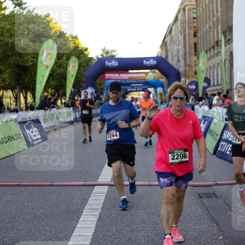 01.09.2024 - BARMER Alsterlauf Kathrin Stürmer Photography http://msf.ph/oto/6971468 01.09.2024 10:12:10 Ziel 2799, 2800, 3408, 3840, 8320, 2206, 2244, 2674, 2689, 3323, 3687, 3912, 4052, 4171, 4749, 4908, 4926, 5138, 8109 meine-sportfotos.de