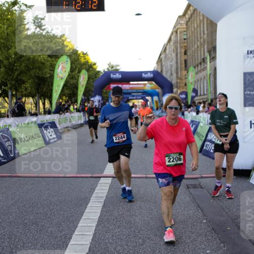 01.09.2024 - BARMER Alsterlauf Kathrin Stürmer Photography http://msf.ph/oto/6971469 01.09.2024 10:12:10 Ziel 2799, 2800, 3408, 3840, 8320, 2206, 2244, 2674, 2689, 3323, 3687, 3912, 4052, 4171, 4749, 4908, 4926, 5138, 8109 meine-sportfotos.de