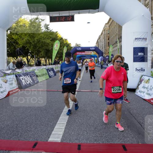 01.09.2024 - BARMER Alsterlauf Kathrin Stürmer Photography http://msf.ph/oto/6971473 01.09.2024 10:12:10 Ziel 2799, 2800, 3408, 3840, 8320, 2206, 2244, 2674, 2689, 3323, 3687, 3912, 4052, 4171, 4749, 4908, 4926, 5138, 8109 meine-sportfotos.de