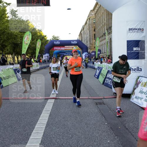 01.09.2024 - BARMER Alsterlauf Kathrin Stürmer Photography http://msf.ph/oto/6971480 01.09.2024 10:12:12 Ziel 2799, 2800, 3840, 2206, 2244, 2674, 2689, 3912, 4052, 4142, 4171, 4301, 4749, 4908, 5138, 8109 meine-sportfotos.de