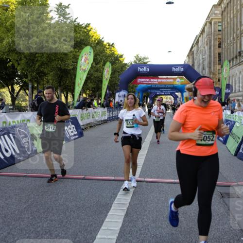 01.09.2024 - BARMER Alsterlauf Kathrin Stürmer Photography http://msf.ph/oto/6971485 01.09.2024 10:12:13 Ziel 2799, 2800, 2206, 2244, 3912, 4052, 4142, 4171, 4301, 4749, 4908, 5138, 8109 meine-sportfotos.de