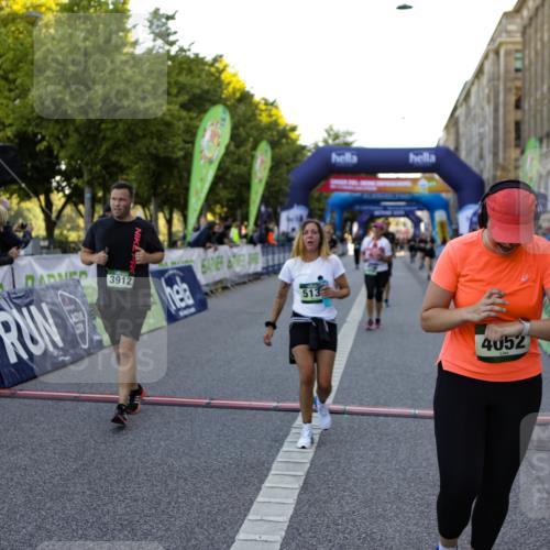 01.09.2024 - BARMER Alsterlauf Kathrin Stürmer Photography http://msf.ph/oto/6971486 01.09.2024 10:12:13 Ziel 2799, 2800, 2206, 2244, 3912, 4052, 4142, 4171, 4301, 4749, 4908, 5138, 8109 meine-sportfotos.de