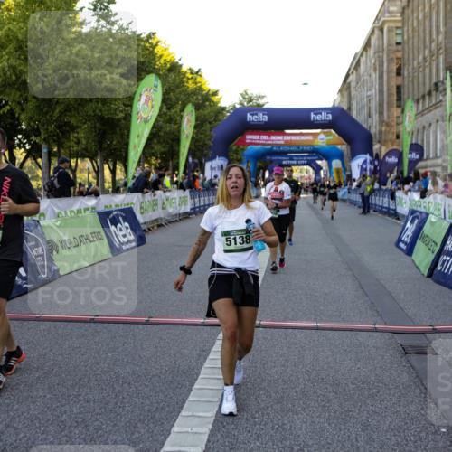 01.09.2024 - BARMER Alsterlauf Kathrin Stürmer Photography http://msf.ph/oto/6971489 01.09.2024 10:12:14 Ziel 2799, 2800, 2206, 2244, 3912, 4052, 4142, 4301, 4749, 4908, 5138, 8109 meine-sportfotos.de