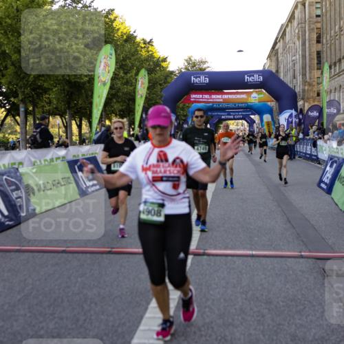 01.09.2024 - BARMER Alsterlauf Kathrin Stürmer Photography http://msf.ph/oto/6971495 01.09.2024 10:12:17 Ziel 4878, 2245, 3470, 3912, 4052, 4142, 4301, 4749, 4908, 5138, 8109 meine-sportfotos.de
