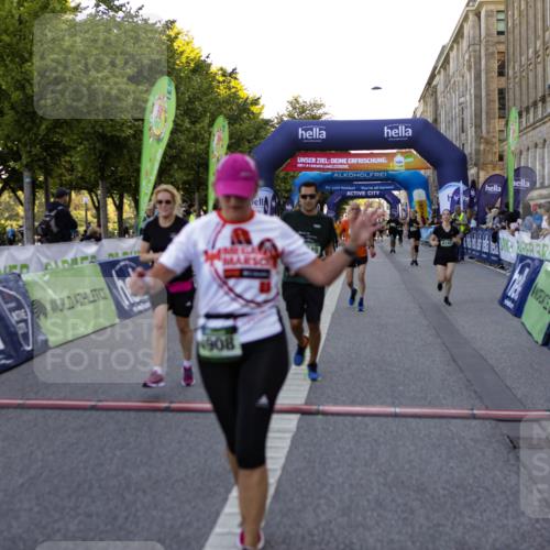 01.09.2024 - BARMER Alsterlauf Kathrin Stürmer Photography http://msf.ph/oto/6971496 01.09.2024 10:12:17 Ziel 4878, 2245, 3470, 3912, 4052, 4142, 4301, 4749, 4908, 5138, 8109 meine-sportfotos.de