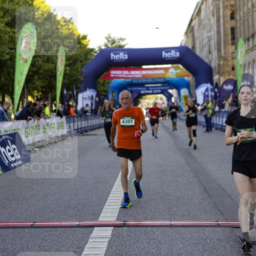 01.09.2024 - BARMER Alsterlauf Kathrin Stürmer Photography http://msf.ph/oto/6971503 01.09.2024 10:12:20 Ziel 4878, 5120, 8310, 2245, 3470, 4142, 4301, 4749, 4908, 5310, 8109, 8190 meine-sportfotos.de