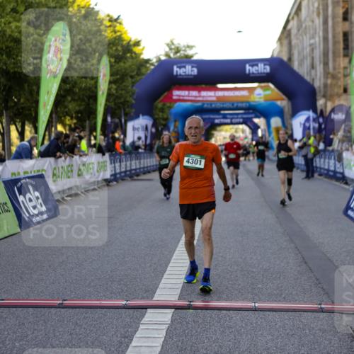 01.09.2024 - BARMER Alsterlauf Kathrin Stürmer Photography http://msf.ph/oto/6971505 01.09.2024 10:12:20 Ziel 4878, 5120, 8310, 2245, 3470, 4142, 4301, 4749, 4908, 5310, 8109, 8190 meine-sportfotos.de