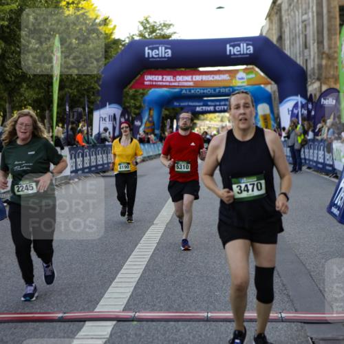 01.09.2024 - BARMER Alsterlauf Kathrin Stürmer Photography http://msf.ph/oto/6971510 01.09.2024 10:12:25 Ziel 3174, 3304, 4878, 5120, 8310, 2245, 3470, 3504, 3883, 4032, 4142, 4301, 5147, 5310, 8190 meine-sportfotos.de