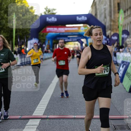 01.09.2024 - BARMER Alsterlauf Kathrin Stürmer Photography http://msf.ph/oto/6971513 01.09.2024 10:12:26 Ziel 3174, 3304, 4878, 5120, 8310, 2245, 3470, 3504, 3587, 3883, 4032, 4142, 4301, 5147, 5310, 8190 meine-sportfotos.de