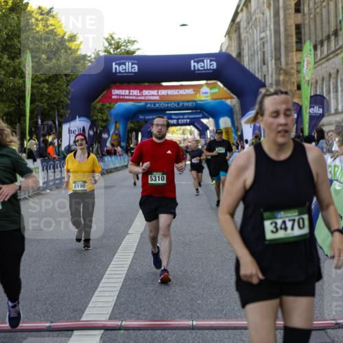 01.09.2024 - BARMER Alsterlauf Kathrin Stürmer Photography http://msf.ph/oto/6971514 01.09.2024 10:12:26 Ziel 3174, 3304, 4878, 5120, 8310, 2245, 3470, 3504, 3587, 3883, 4032, 4142, 4301, 5147, 5310, 8190 meine-sportfotos.de