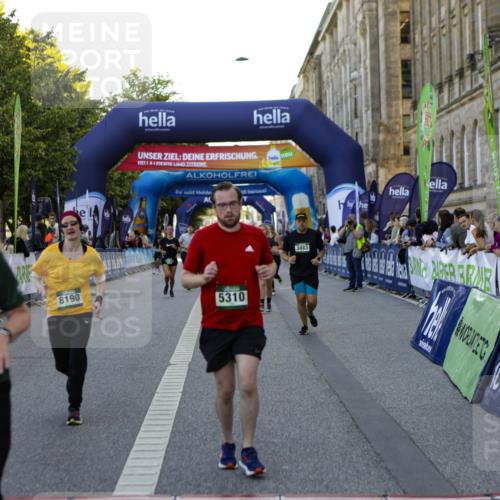 01.09.2024 - BARMER Alsterlauf Kathrin Stürmer Photography http://msf.ph/oto/6971516 01.09.2024 10:12:26 Ziel 3174, 3304, 4878, 5120, 8310, 2245, 3470, 3504, 3587, 3883, 4032, 4142, 4301, 5147, 5310, 8190 meine-sportfotos.de