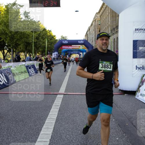 01.09.2024 - BARMER Alsterlauf Kathrin Stürmer Photography http://msf.ph/oto/6971527 01.09.2024 10:12:32 Ziel 3174, 3304, 4878, 5120, 8310, 2245, 2282, 2942, 3504, 3587, 3752, 3883, 4032, 4446, 5147, 5310, 8190 meine-sportfotos.de