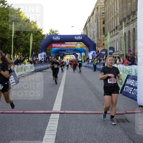 01.09.2024 - BARMER Alsterlauf Kathrin Stürmer Photography http://msf.ph/oto/6971533 01.09.2024 10:12:33 Ziel 3174, 3304, 4878, 5120, 8310, 2282, 2942, 3107, 3504, 3587, 3752, 3883, 3950, 4032, 4446, 5147, 5310, 8190 meine-sportfotos.de