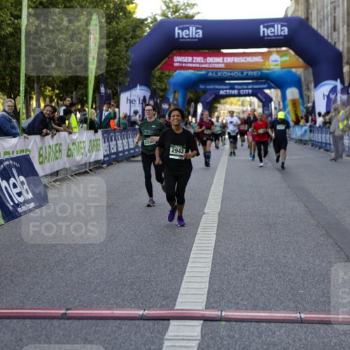 01.09.2024 - BARMER Alsterlauf Kathrin Stürmer Photography http://msf.ph/oto/6971534 01.09.2024 10:12:34 Ziel 3174, 3304, 4878, 5120, 8310, 2282, 2290, 2942, 3107, 3504, 3587, 3752, 3883, 3950, 4032, 4446, 5147, 8190 meine-sportfotos.de