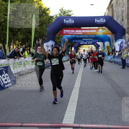 01.09.2024 - BARMER Alsterlauf Kathrin Stürmer Photography http://msf.ph/oto/6971538 01.09.2024 10:12:35 Ziel 3174, 3304, 3340, 4878, 5120, 8310, 2282, 2290, 2942, 3107, 3504, 3587, 3752, 3883, 3950, 4032, 4446, 5147 meine-sportfotos.de