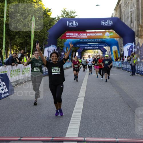 01.09.2024 - BARMER Alsterlauf Kathrin Stürmer Photography http://msf.ph/oto/6971539 01.09.2024 10:12:35 Ziel 3174, 3304, 3340, 4878, 5120, 8310, 2282, 2290, 2942, 3107, 3504, 3587, 3752, 3883, 3950, 4032, 4446, 5147 meine-sportfotos.de