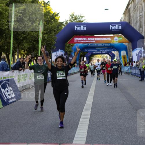 01.09.2024 - BARMER Alsterlauf Kathrin Stürmer Photography http://msf.ph/oto/6971540 01.09.2024 10:12:35 Ziel 3174, 3304, 3340, 4878, 5120, 8310, 2282, 2290, 2942, 3107, 3504, 3587, 3752, 3883, 3950, 4032, 4446, 5147 meine-sportfotos.de