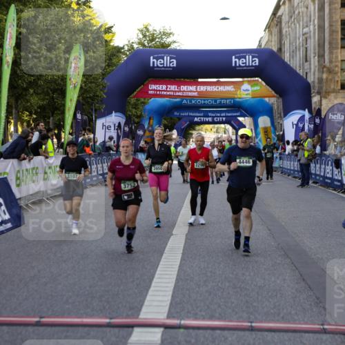 01.09.2024 - BARMER Alsterlauf Kathrin Stürmer Photography http://msf.ph/oto/6971549 01.09.2024 10:12:39 Ziel 2138, 3174, 3304, 3340, 5120, 2282, 2289, 2290, 2942, 3107, 3587, 3752, 3950, 4032, 4220, 4446, 5081, 5096, 5147, 5296, 8062 meine-sportfotos.de