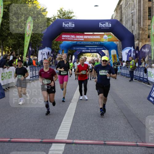 01.09.2024 - BARMER Alsterlauf Kathrin Stürmer Photography http://msf.ph/oto/6971551 01.09.2024 10:12:39 Ziel 2138, 3174, 3304, 3340, 5120, 2282, 2289, 2290, 2942, 3107, 3587, 3752, 3950, 4032, 4220, 4446, 5081, 5096, 5147, 5296, 8062 meine-sportfotos.de