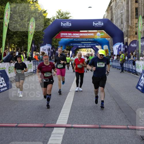 01.09.2024 - BARMER Alsterlauf Kathrin Stürmer Photography http://msf.ph/oto/6971552 01.09.2024 10:12:39 Ziel 2138, 3174, 3304, 3340, 5120, 2282, 2289, 2290, 2942, 3107, 3587, 3752, 3950, 4032, 4220, 4446, 5081, 5096, 5147, 5296, 8062 meine-sportfotos.de