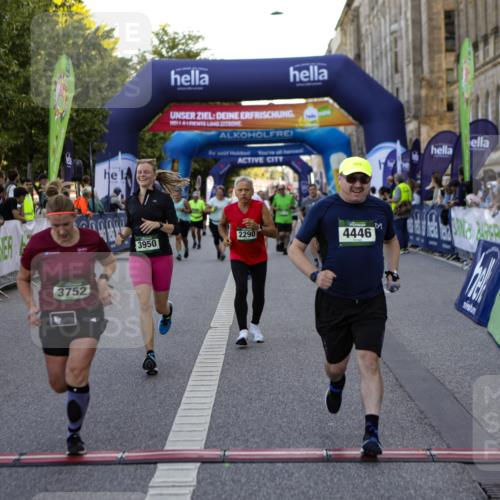 01.09.2024 - BARMER Alsterlauf Kathrin Stürmer Photography http://msf.ph/oto/6971554 01.09.2024 10:12:40 Ziel 2138, 3174, 3304, 3340, 5120, 2282, 2289, 2290, 2942, 3107, 3587, 3752, 3950, 4220, 4446, 5081, 5096, 5296, 8062 meine-sportfotos.de