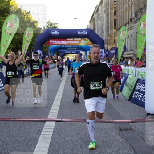 01.09.2024 - BARMER Alsterlauf Kathrin Stürmer Photography http://msf.ph/oto/6971568 01.09.2024 10:13:21 Ziel 2794, 2898, 3482, 3837, 8188, 2786, 2838, 2839, 2888, 3239, 3276, 3562, 3619, 3728, 3886, 3994, 4184, 4603, 4825, 5042, 8199, 8289, 8290 meine-sportfotos.de