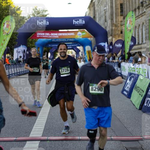 01.09.2024 - BARMER Alsterlauf Kathrin Stürmer Photography http://msf.ph/oto/6971574 01.09.2024 10:13:26 Ziel 2273, 2794, 3482, 3837, 8188, 8247, 2165, 2786, 2830, 2838, 2839, 3239, 3562, 3619, 3728, 3886, 3994, 4825, 5042, 8199, 8289, 8290 meine-sportfotos.de