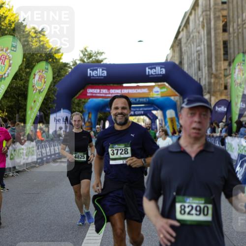 01.09.2024 - BARMER Alsterlauf Kathrin Stürmer Photography http://msf.ph/oto/6971578 01.09.2024 10:13:27 Ziel 2273, 2794, 3482, 3837, 8188, 8247, 2165, 2420, 2786, 2830, 2838, 2839, 3239, 3562, 3619, 3728, 3886, 3994, 4825, 4937, 5042, 8199, 8289, 8290 meine-sportfotos.de