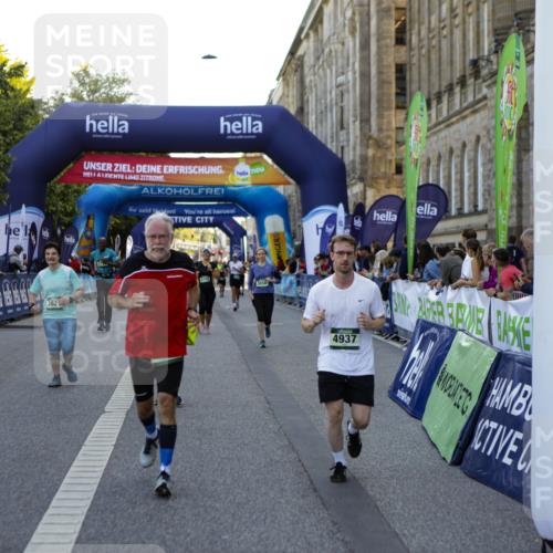 01.09.2024 - BARMER Alsterlauf Kathrin Stürmer Photography http://msf.ph/oto/6971588 01.09.2024 10:13:35 Ziel 2273, 2743, 2794, 3127, 4527, 8188, 8247, 2163, 2165, 2420, 2785, 2830, 2838, 2839, 3550, 3621, 4778, 4937, 8289 meine-sportfotos.de