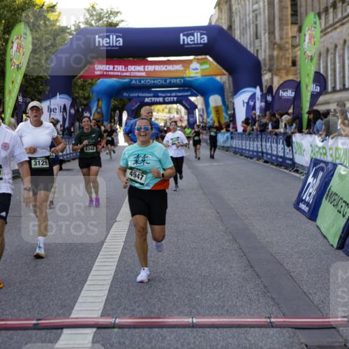 01.09.2024 - BARMER Alsterlauf Kathrin Stürmer Photography http://msf.ph/oto/6971606 01.09.2024 10:13:46 Ziel 2201, 2743, 3127, 3993, 4527, 2785, 2837, 3129, 3505, 3550, 3616, 4079, 4778, 4947, 8344, 8348 meine-sportfotos.de