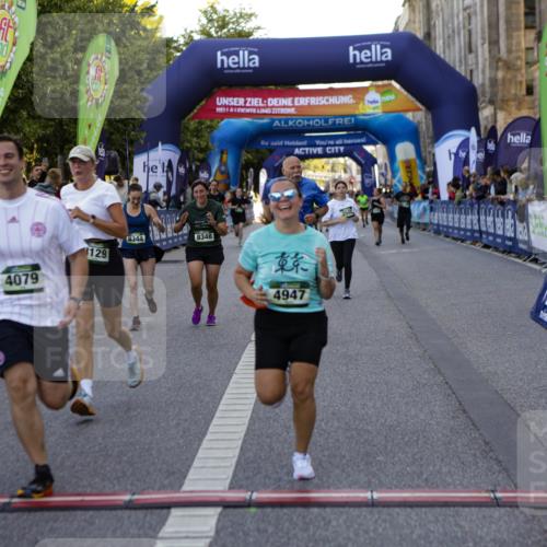 01.09.2024 - BARMER Alsterlauf Kathrin Stürmer Photography http://msf.ph/oto/6971608 01.09.2024 10:13:47 Ziel 2201, 2240, 2743, 3127, 3993, 4527, 2785, 2837, 3129, 3505, 3550, 3616, 4079, 4778, 4947, 8344, 8348 meine-sportfotos.de